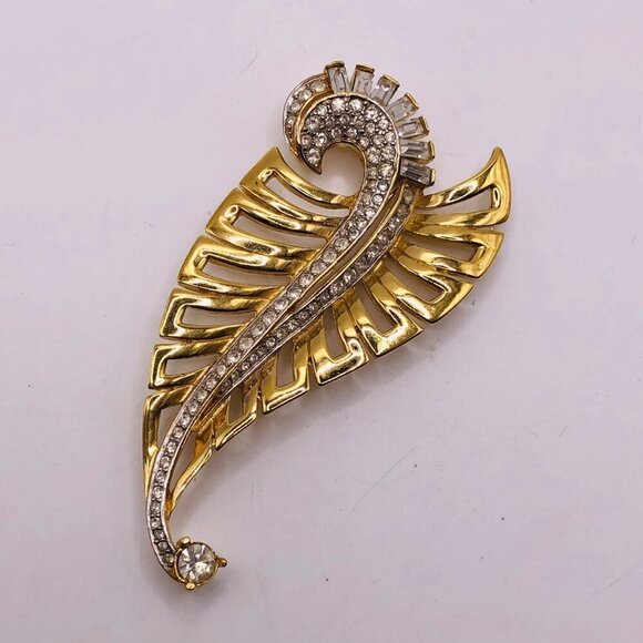 Vintage Nina Ricci Brooch Rhinestones Gold Tone Leaf 3" Classic Collectible - Picture 1 of 8